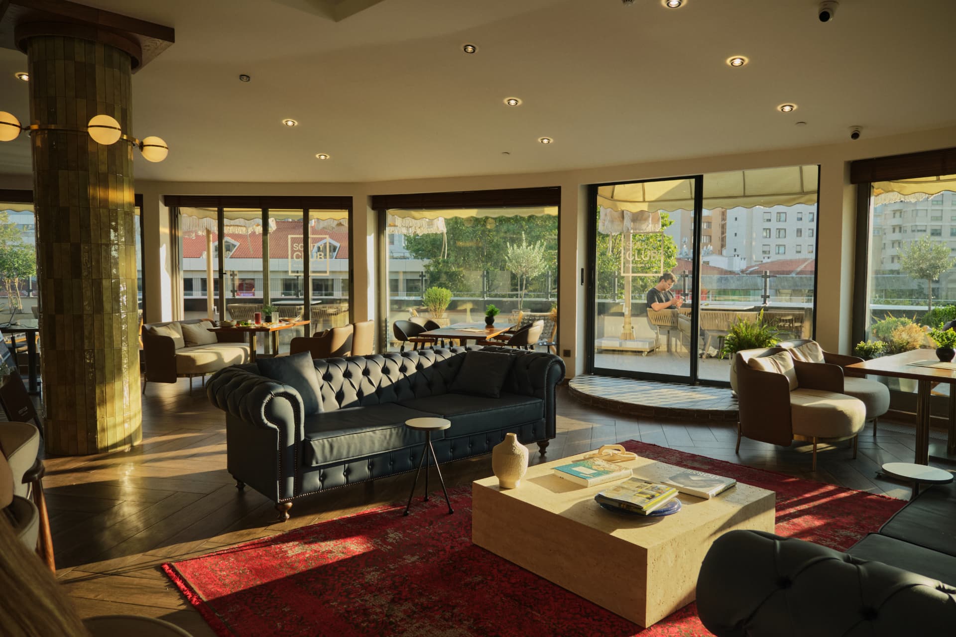 Daylight falling across the Socity Club lounge in Suadiye